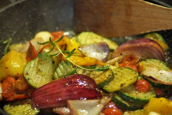 Быстрые и вкусные диетические рецепты кабачков, запеченных в духовке
