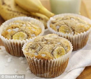 Honey and banana muffins with sugar crystals