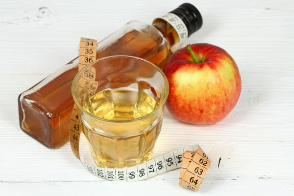 Яблочный уксус используется для лечения ожирения и нормализации веса