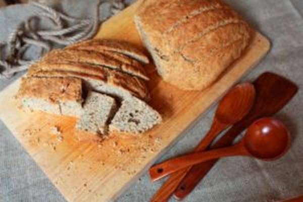 Чем полезен бездрожжевой хлеб и как его испечь